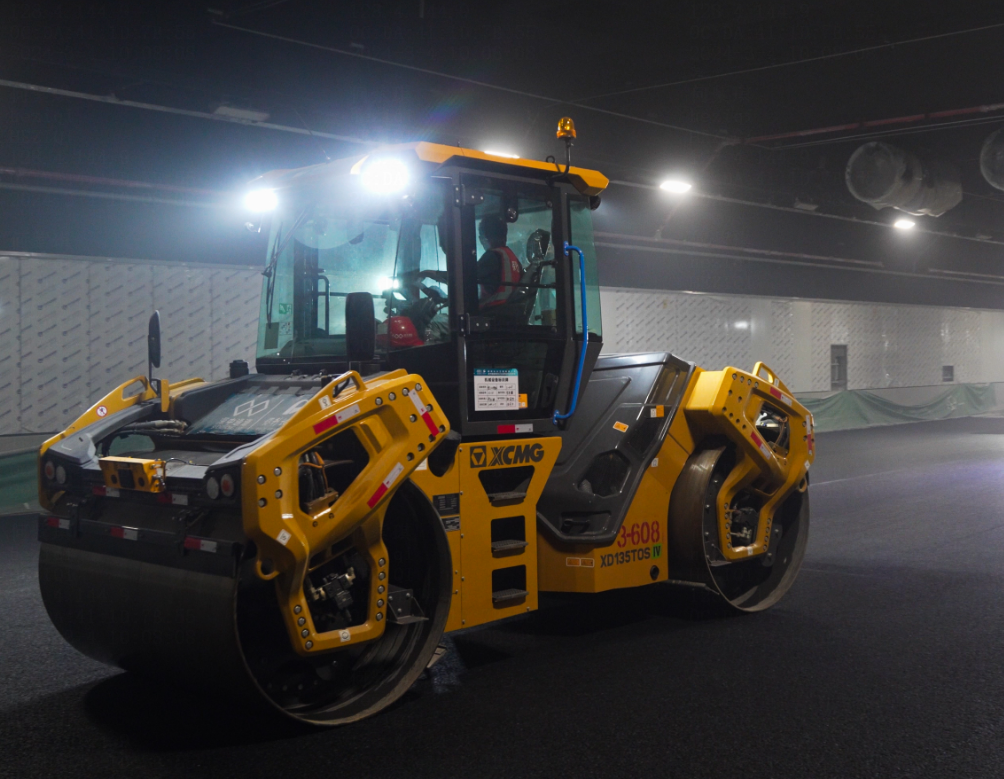 粤港澳大湾区，cq9电子道路机械现身又一超级工程