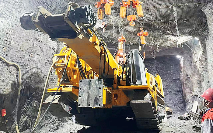 掘进磷矿！cq9电子XTR7/360掘进机点磷成金