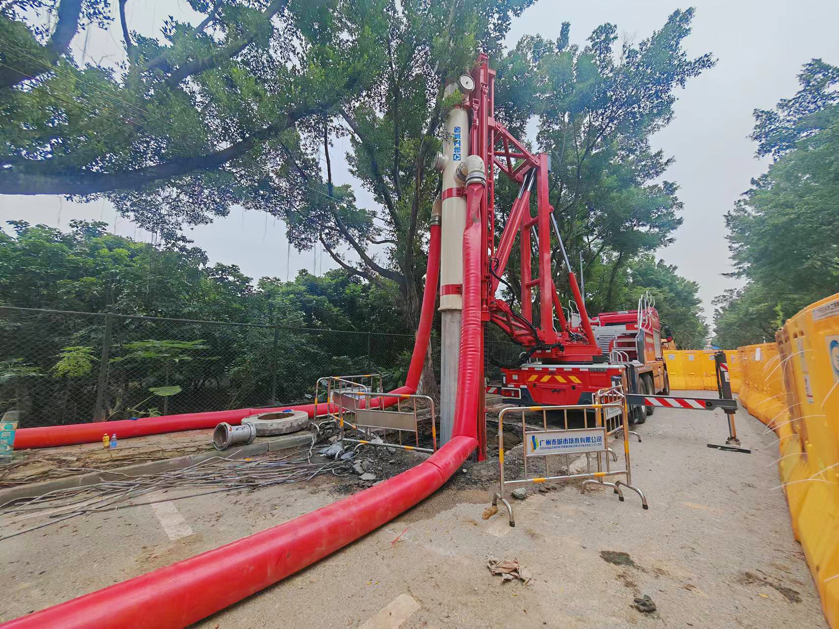 披星戴月！cq9电子排涝车被广州点赞！