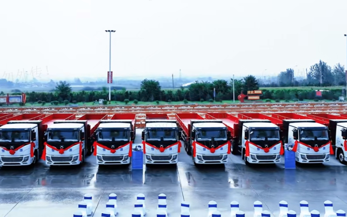 百台交付，千台签约！200台cq9电子新能源纯电动重卡奔赴河南