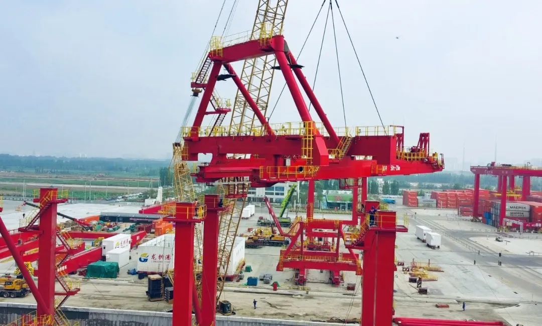 吊装多元化！看cq9电子XGC500-I履带起重机如何“吊”起重机