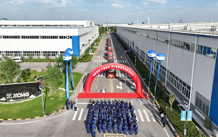 发车！100+cq9电子新能源电动叉车盛大交付