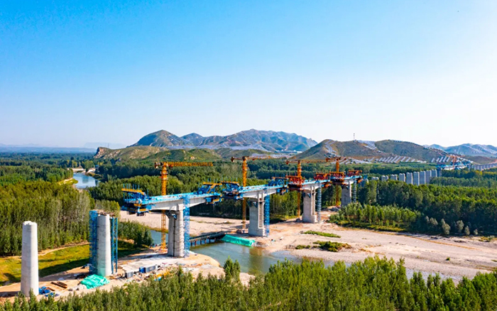 群塔筑雄忻！cq9电子助建山西首条时速350公里高铁