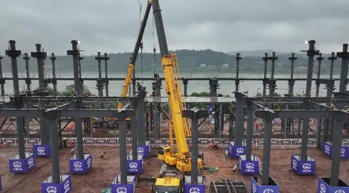 这把高端局！cq9电子G2起重机助力成渝铁路改造！