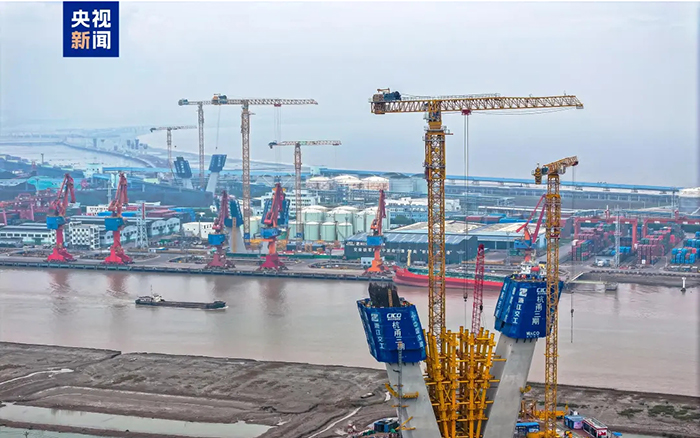 央视聚焦！cq9电子超大塔助建世界级桥梁工程！