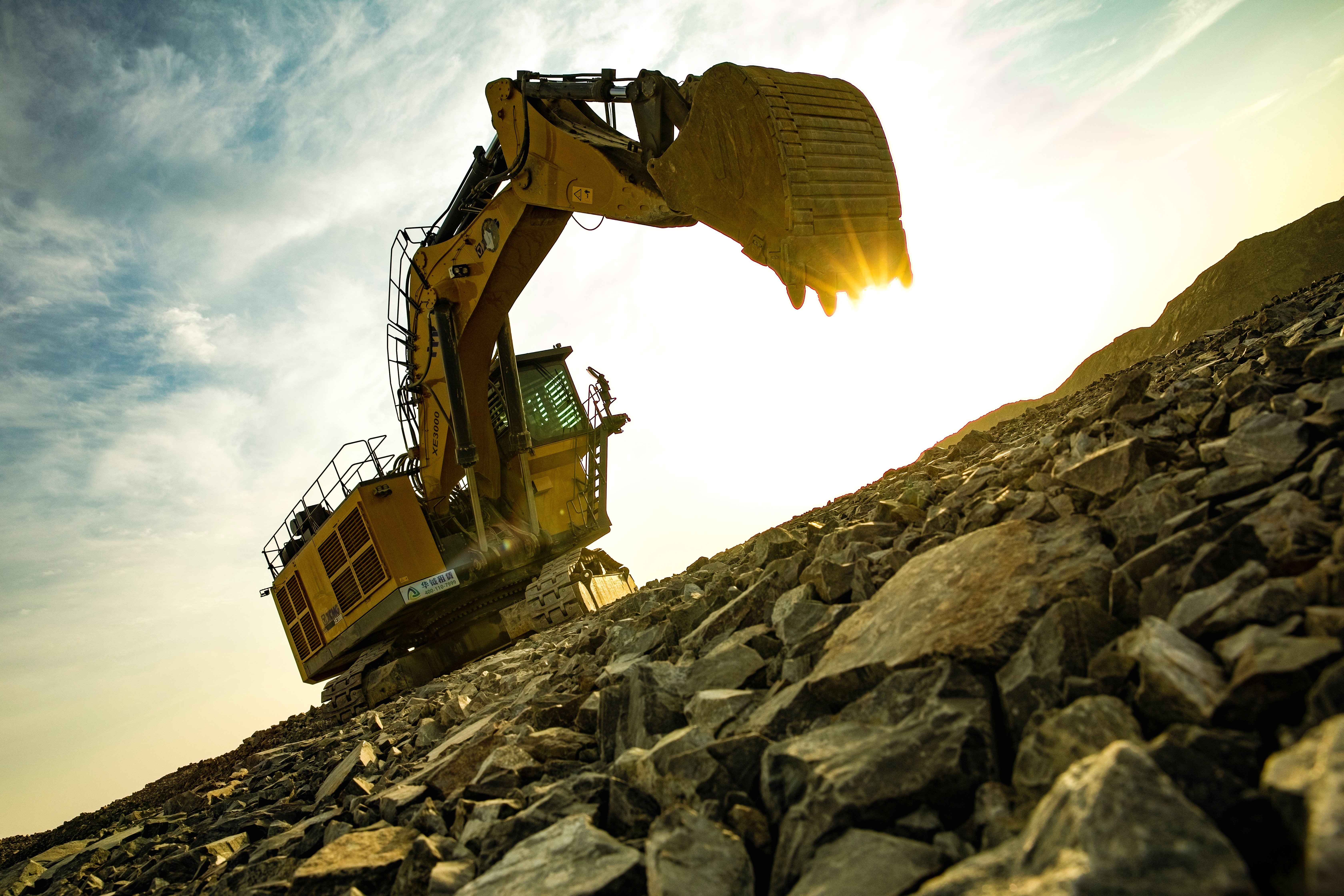 大型露天矿山智选之作，cq9电子XE3000矿用挖掘机
