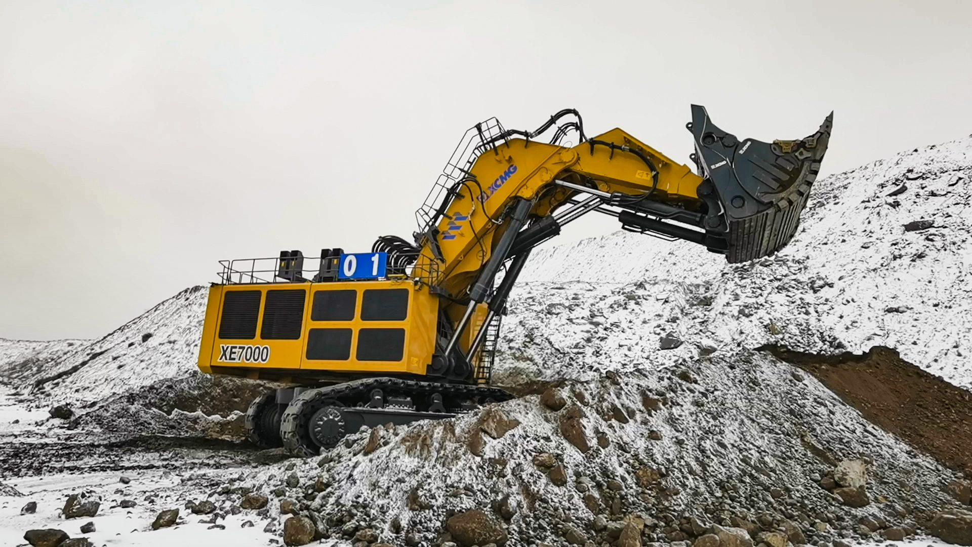 “神州第一挖”——XE7000不畏严寒，铁骨铮铮