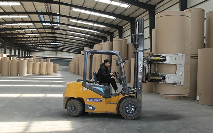 cq9电子新E叉车，为纸厂搬运难题 “精准破局”