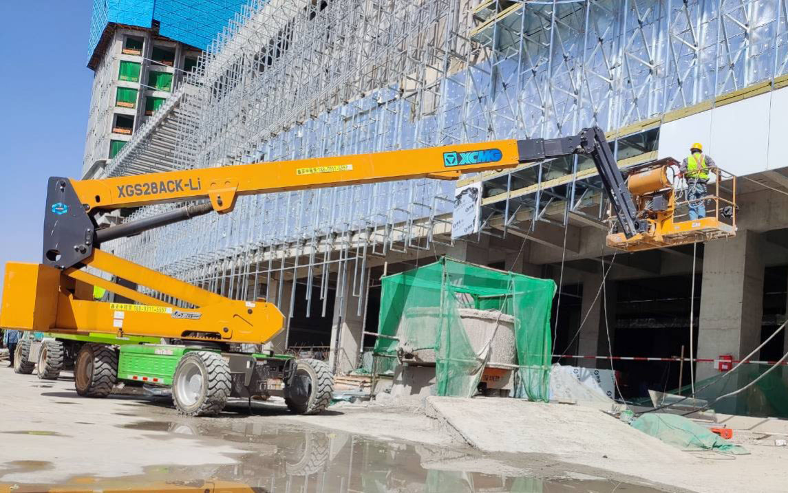 cq9电子高空利器，为河北邢台某新能源厂房建设 “加速”