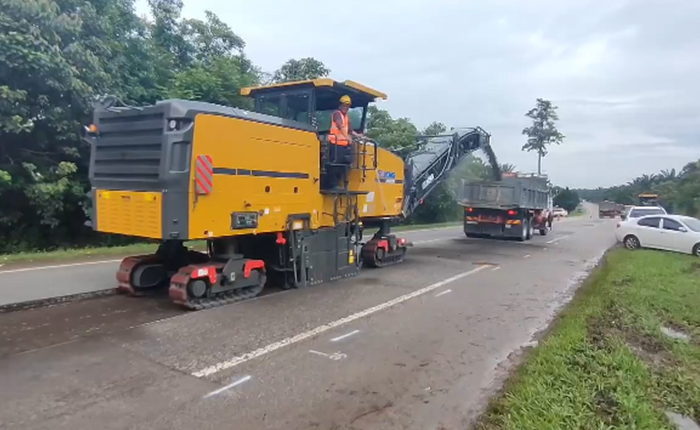 cq9电子成套道路机械油面施工，这次在马来西亚！