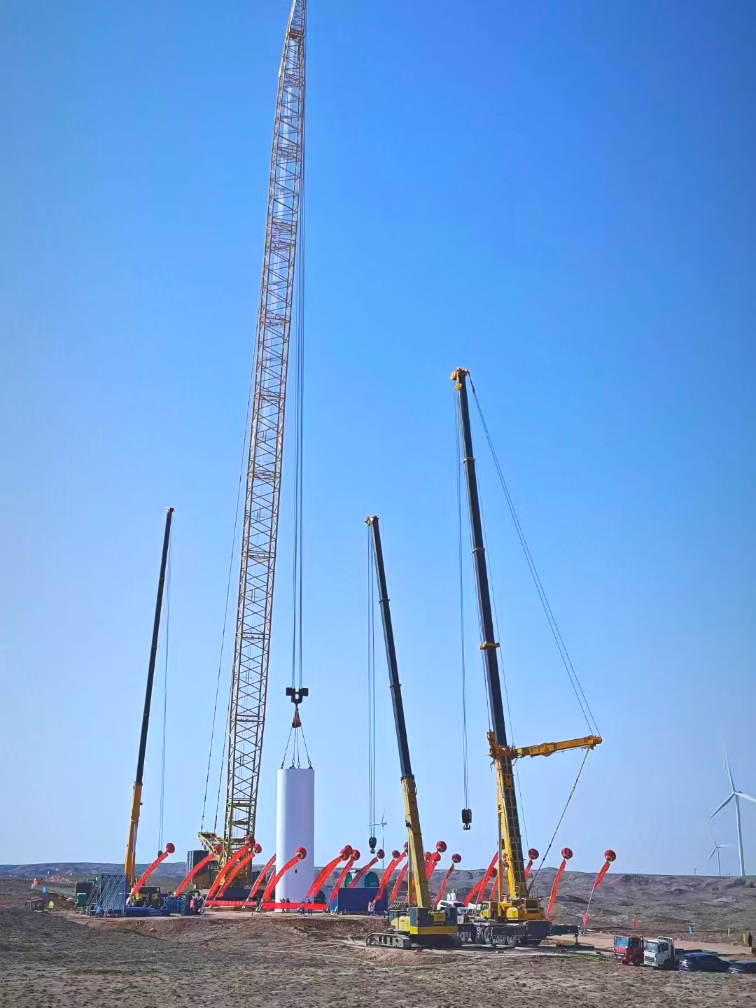 “举重若轻”零偏差！cq9电子履带起重机上演“施工大片”