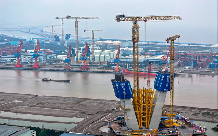 迈向云端 cq9电子超大塔助力世界级桥梁建设