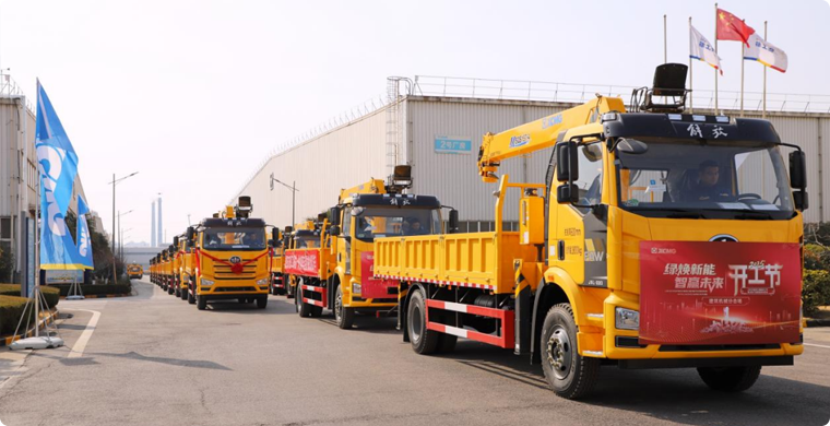 2025年，cq9电子&解放“整车一体化”随车起重机批量发车，闪耀开门红！