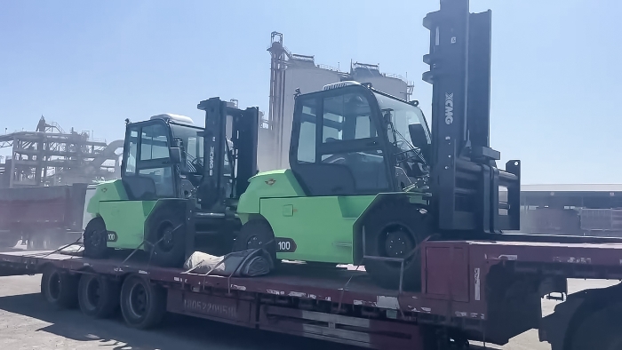 从室内到室外，24小时不停歇！cq9电子孔雀叉车扎根新疆钢材厂