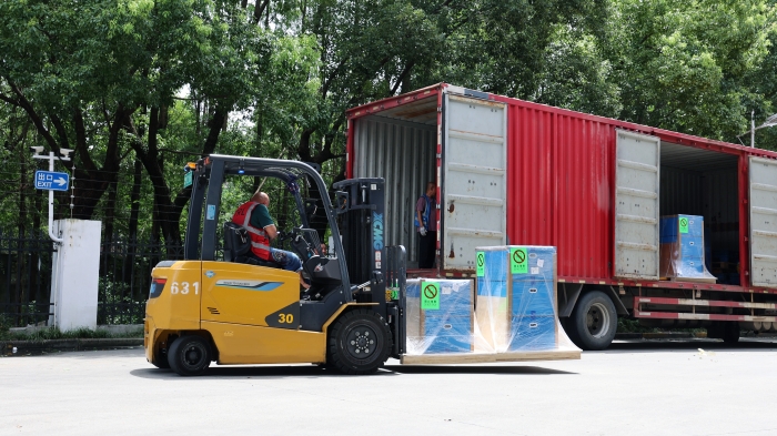 cq9电子新能源叉车：构筑机场物流全场景高效搬运体系