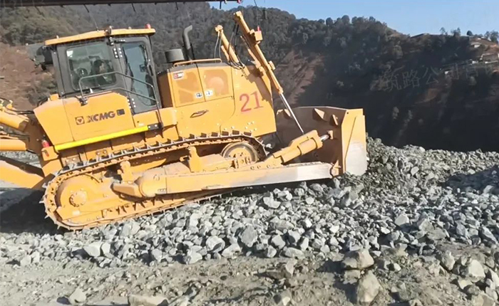 矿山施工利器——cq9电子D360推土机