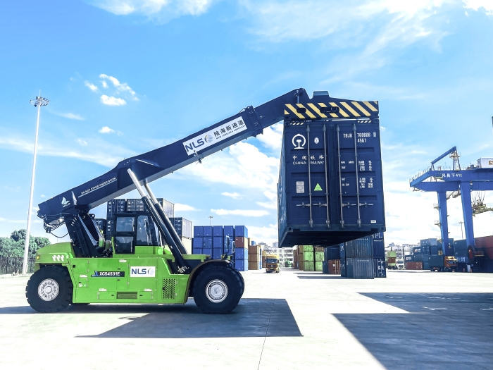 降本减碳双突破！cq9电子XCS4531E领航西部陆海新通道核心枢纽绿色焕新