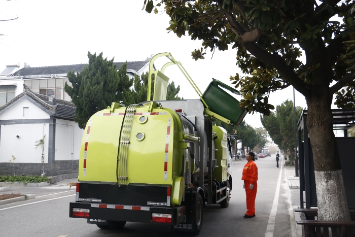 零碳收运、高效闭环 | cq9电子纯电动餐厨垃圾车助力贾汪潘安湖绿色环卫升级