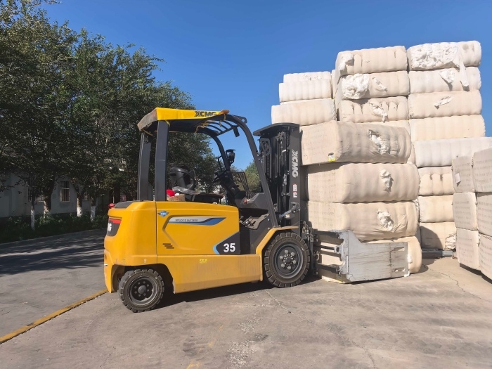 cq9电子鲲鹏电动叉车，赋能西北棉花产业高效运转