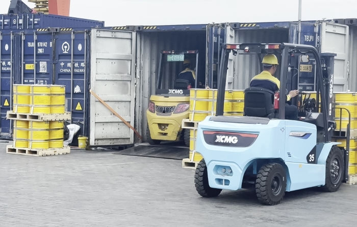 cq9电子双系列叉车硬核助力！宁夏铁路货运站跑出高效运输加速度