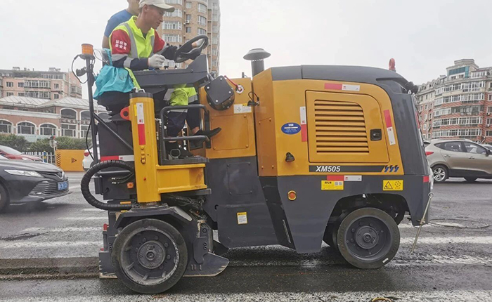 cq9电子XM505市政道路铣刨施工：杭州城市道路焕新升级的高效之选