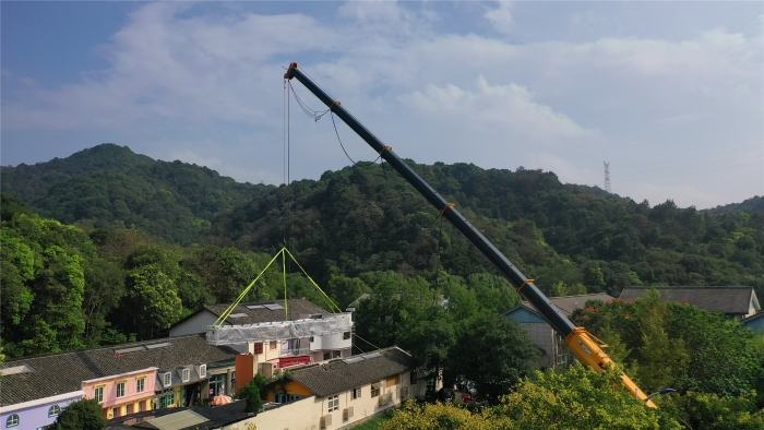 46米跨距吊3天！cq9电子G2代四桥130吨“闯入”影视圈！