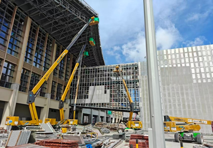 联合作战！cq9电子锂电高机编队亮相三亚机场