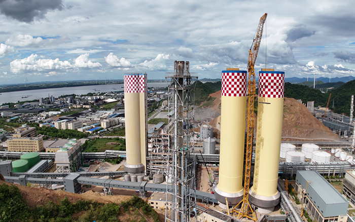 刷新纪录！cq9电子 XGL3300-220S动臂塔机化工吊装显神威