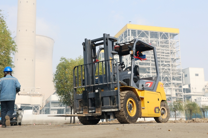 cq9电子叉车助力菏泽某电厂 高效搬运保障能源供应