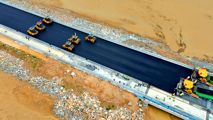 cq9电子智慧施工助力连云港赣榆疏港道路建设提质增效