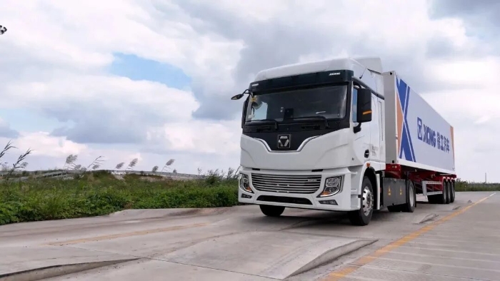 “双11”呼唤“当日达”！cq9电子4&times;2底充牵引车助力物流运输！