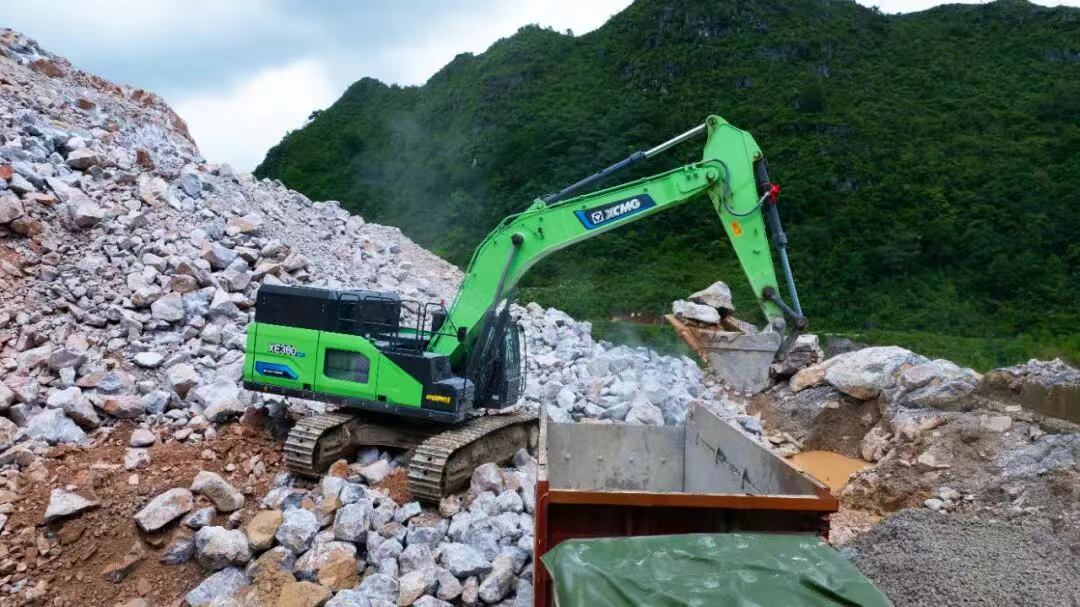 广西“石料大户”亲测：cq9电子XE380EV电挖，年省六七成！